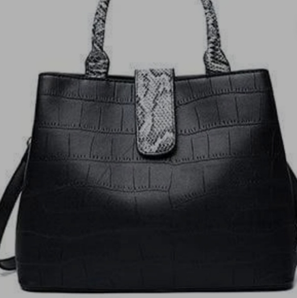 Black bag - Picture 2 of 2